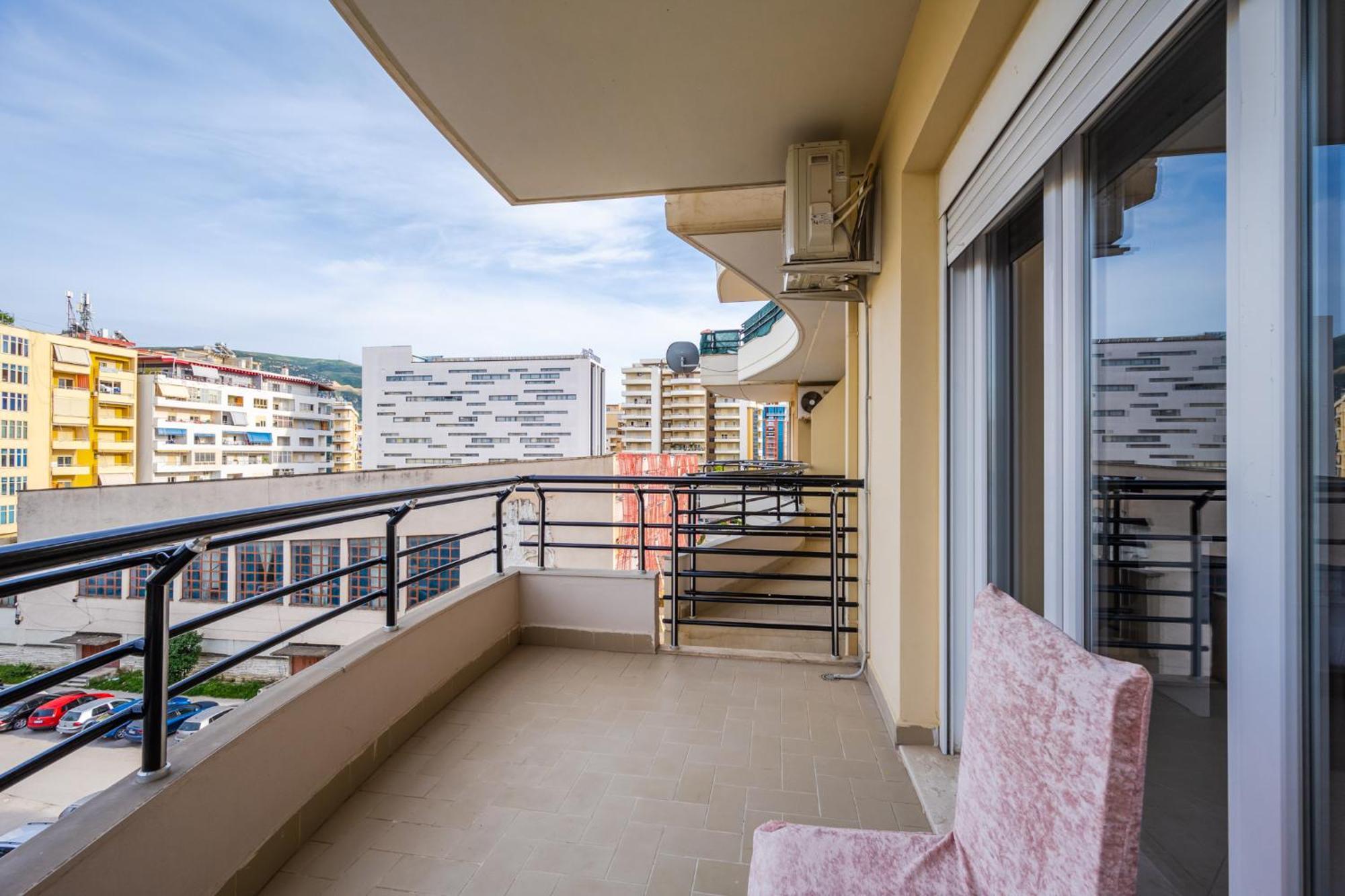 City Center Apartments By Kondo Stays Vlore Exterior photo