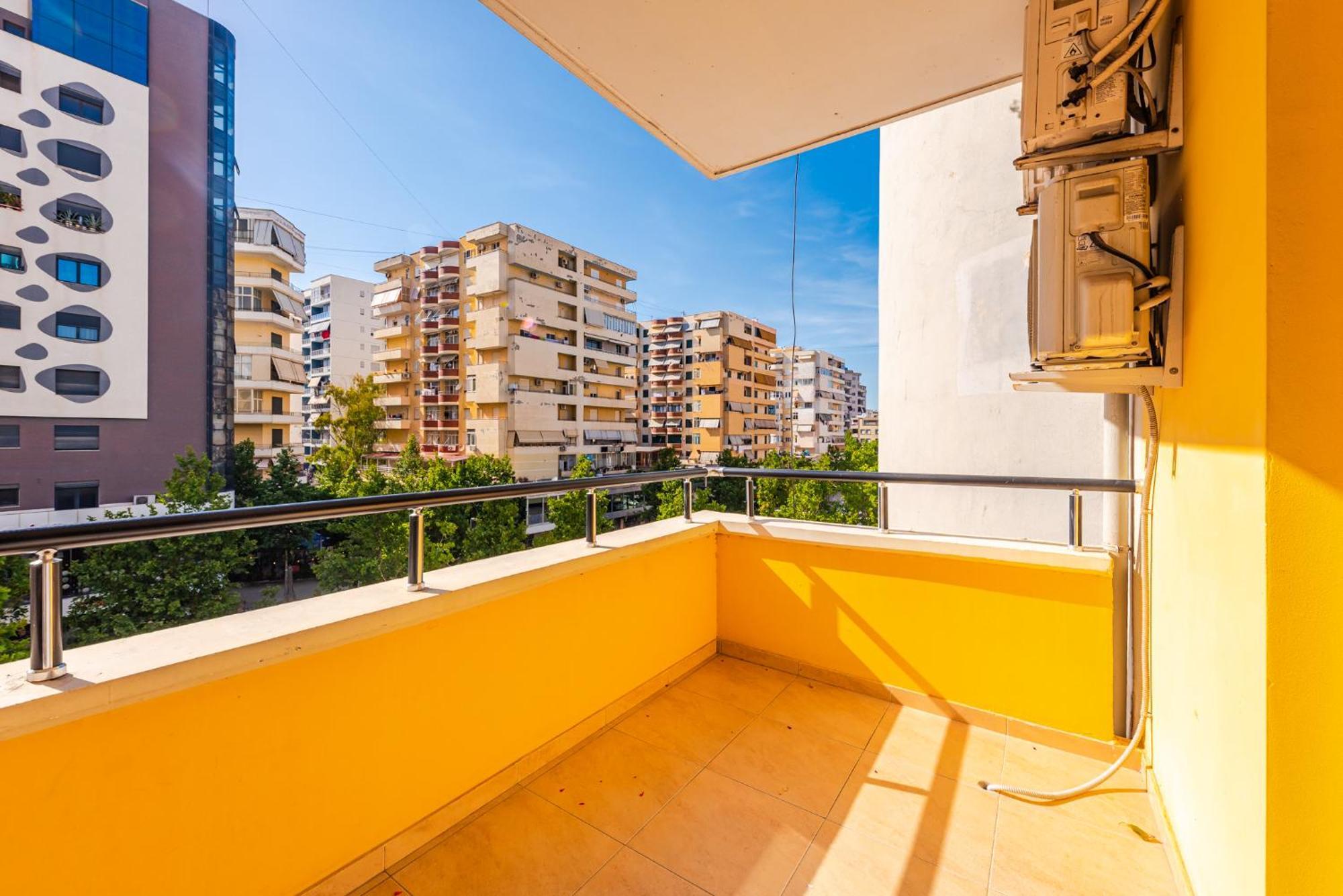 City Center Apartments By Kondo Stays Vlore Exterior photo